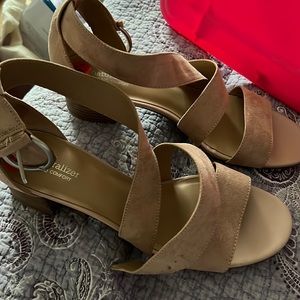Naturalizer N5 comfort sandals tan suede